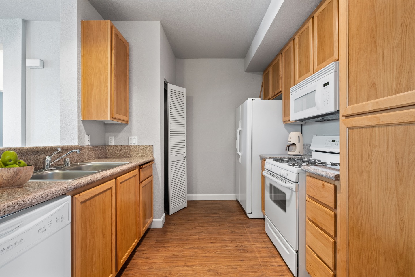 Theatre Square Apartments Image 7