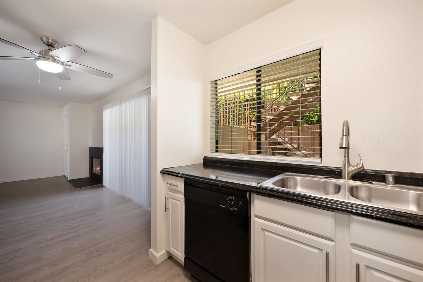 Elan Park Place Carlsbad Apartment Homes Image 17