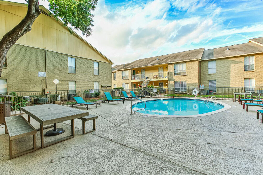 Heights at 2121 Image 8