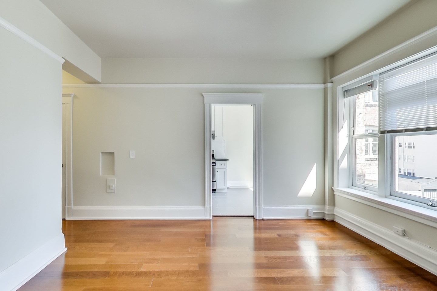 990 Geary Image 33