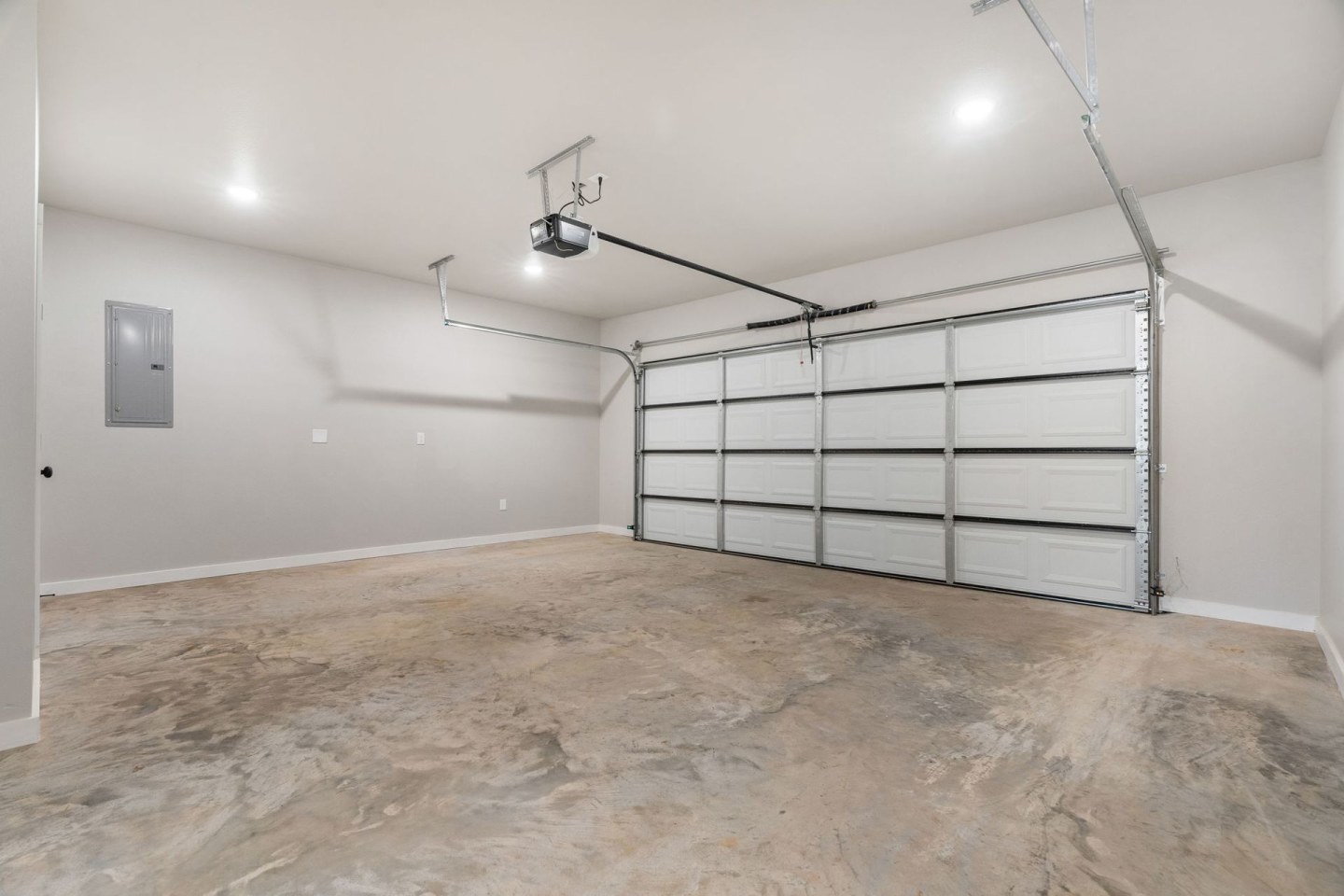 BIRDMASTER DRIVE RESIDENCES Image 29