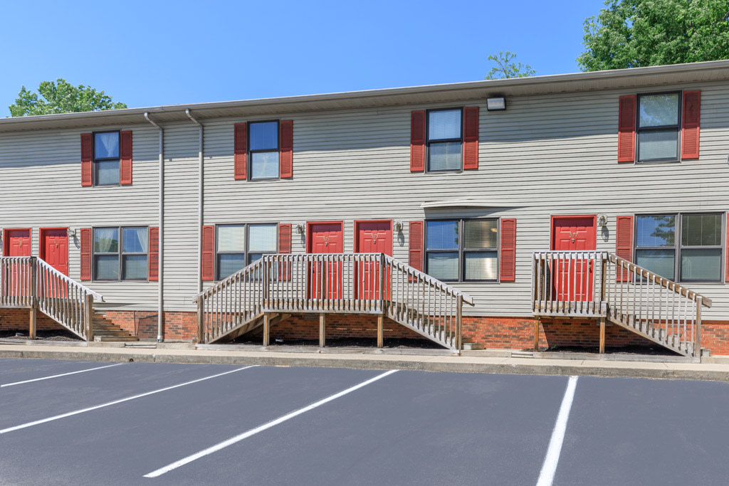 Hoosier Court Apartments Image 5