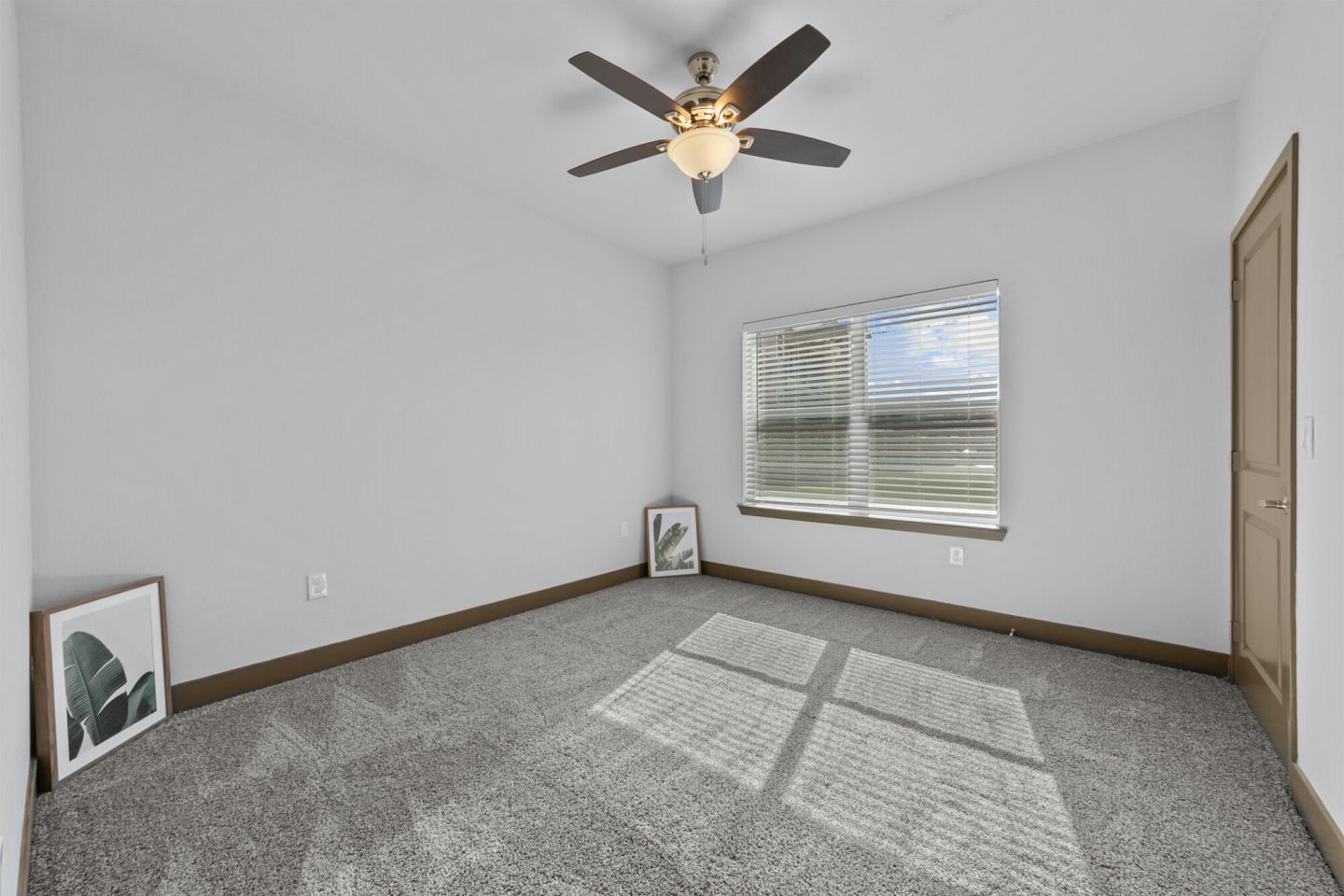 Deer Park Apartments Image 10