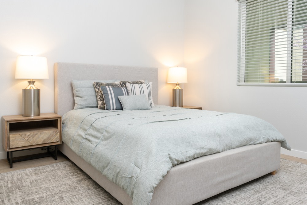 Downtown Ontario Luxury Apartments Image 26