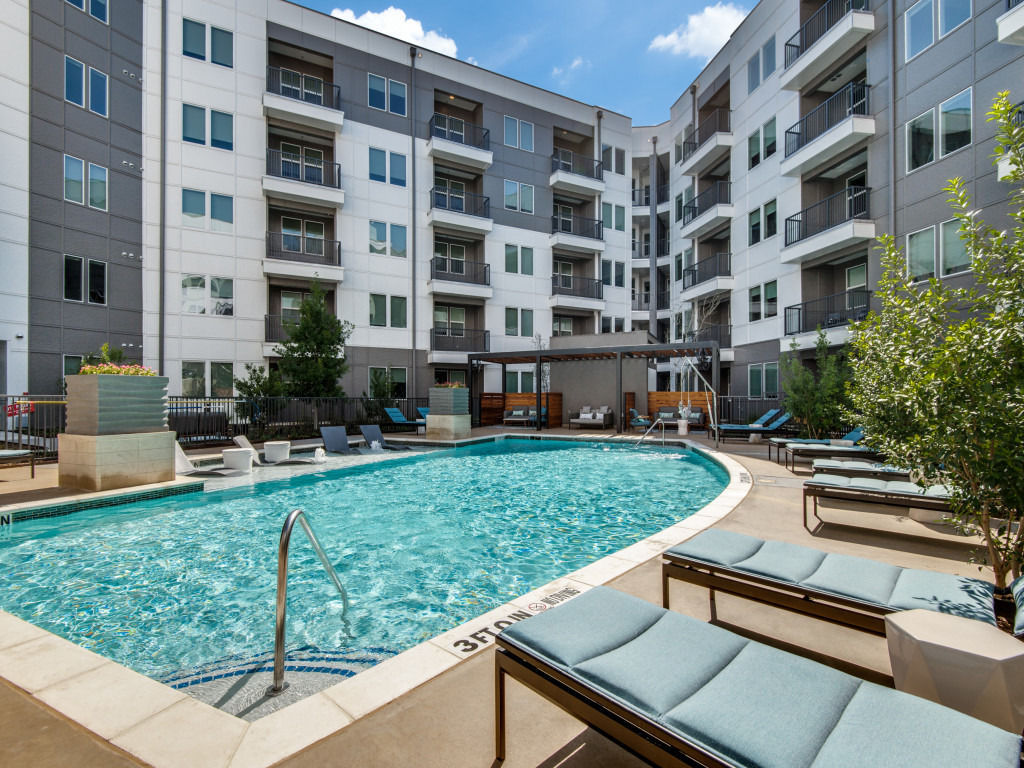 880 Lyn Image 45