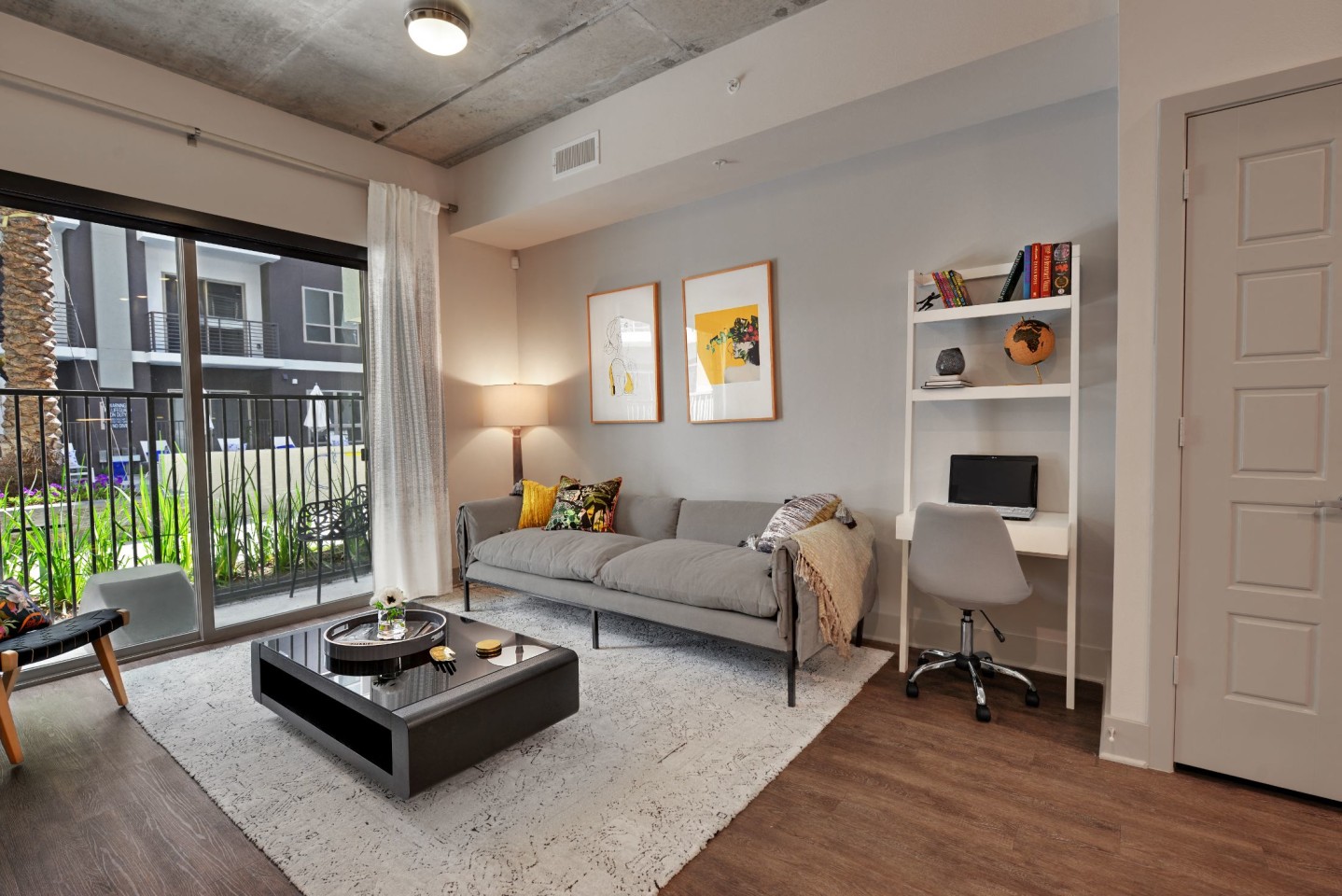 299 West Gray Image 2