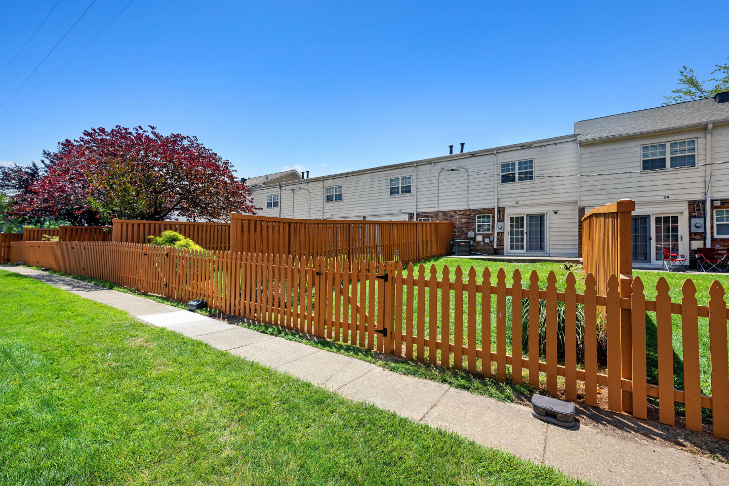 Gainsborough Court, Churchill Mews, and Copperfield Square Apartments & Townhomes Image 6