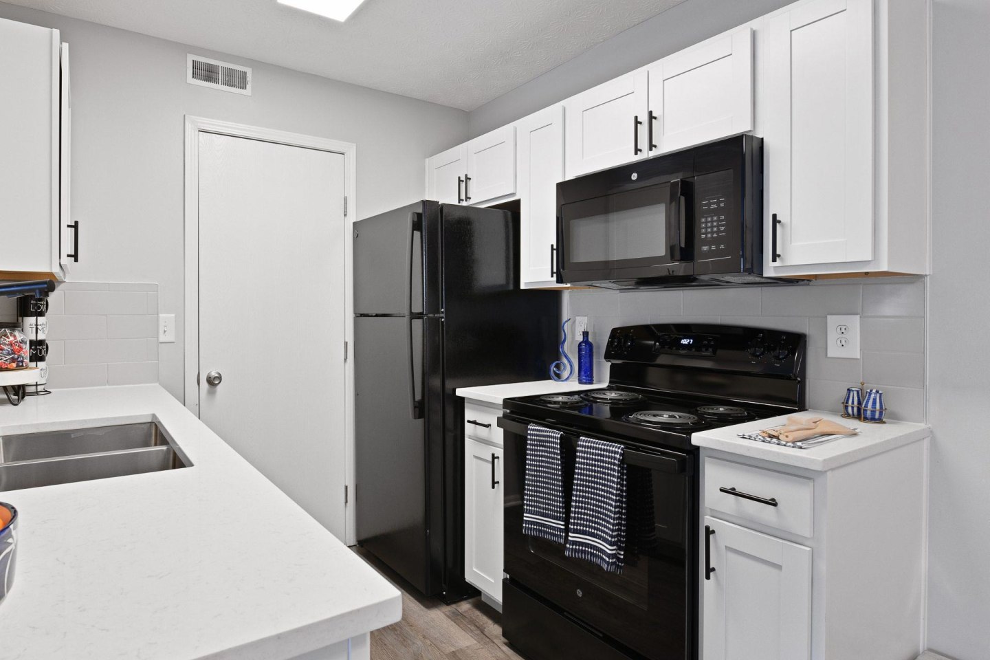 Trinity Lakes Apartments Image 14