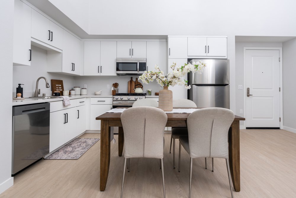 Downtown Ontario Luxury Apartments Image 37
