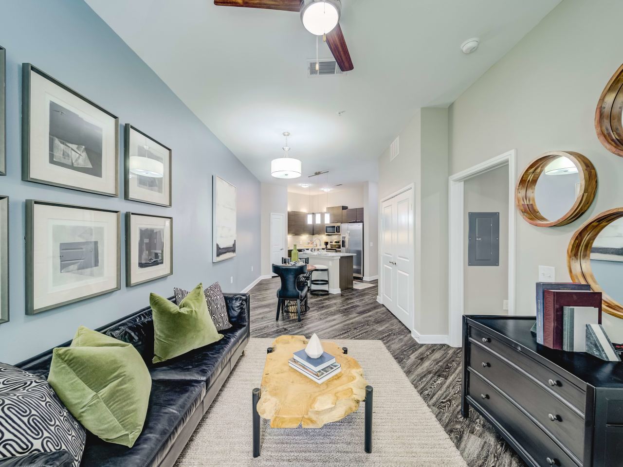 Cortland Las Colinas Image 8