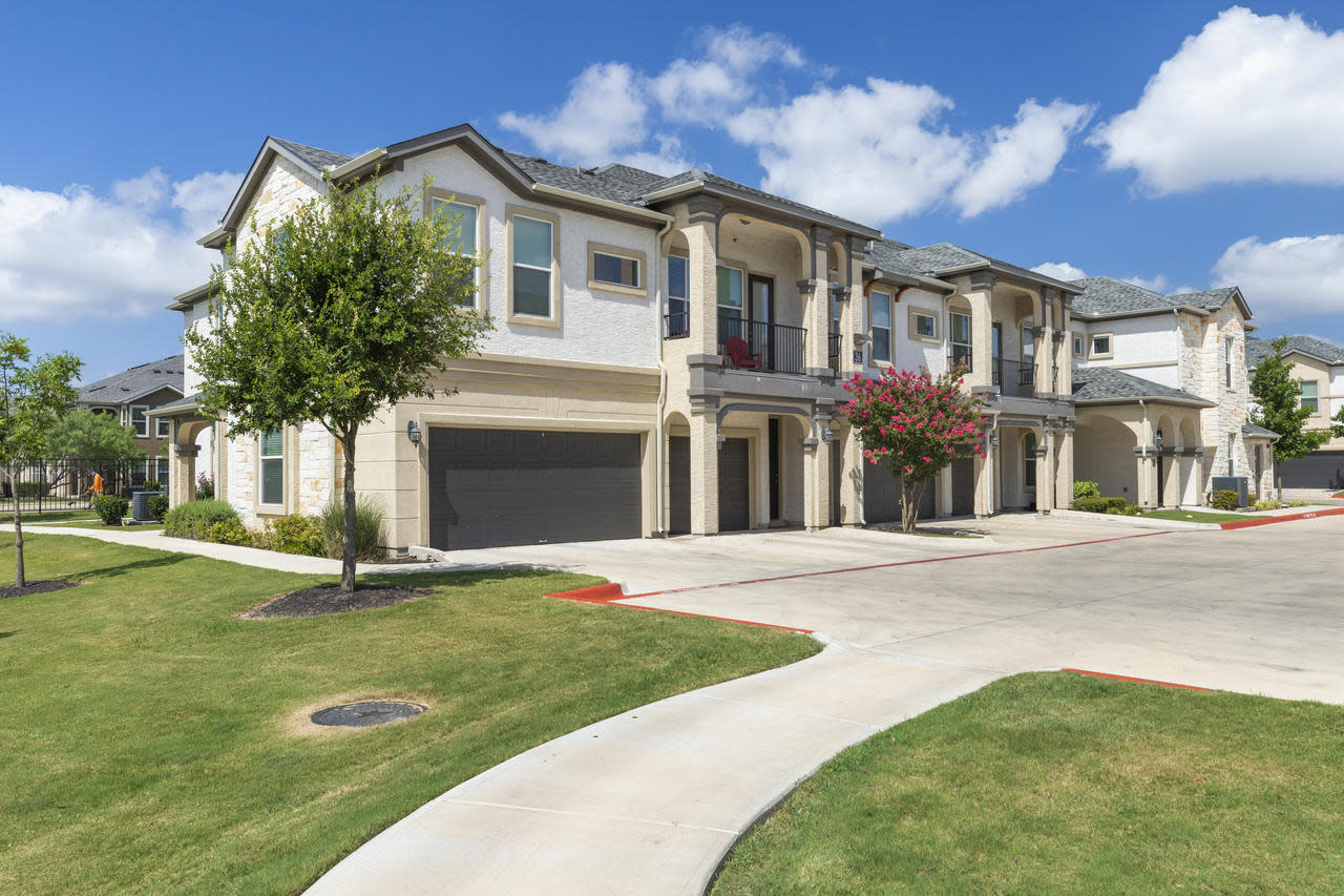 Century Stone Hill North Image 39