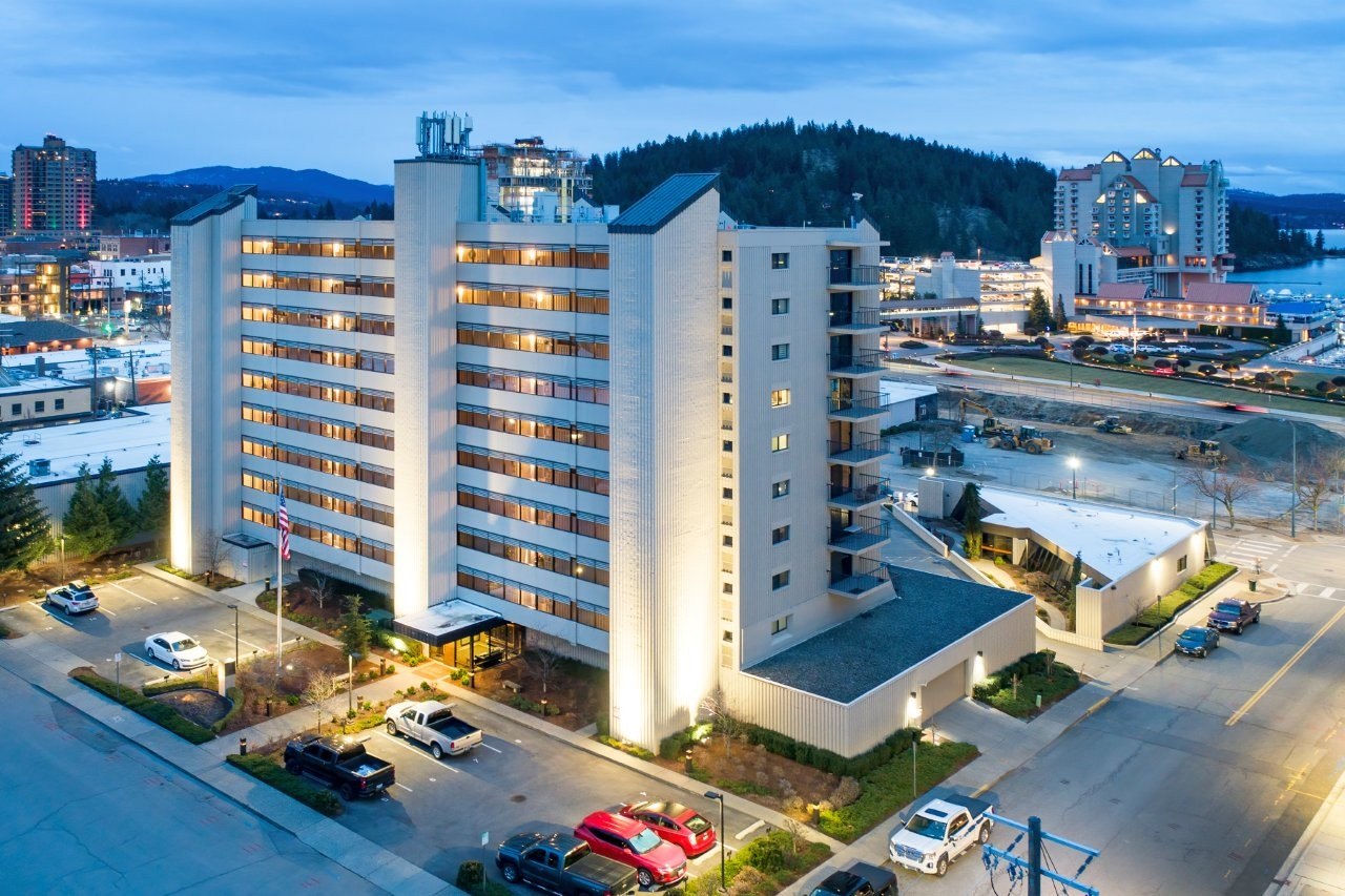 Lake Tower Apartments Image 31