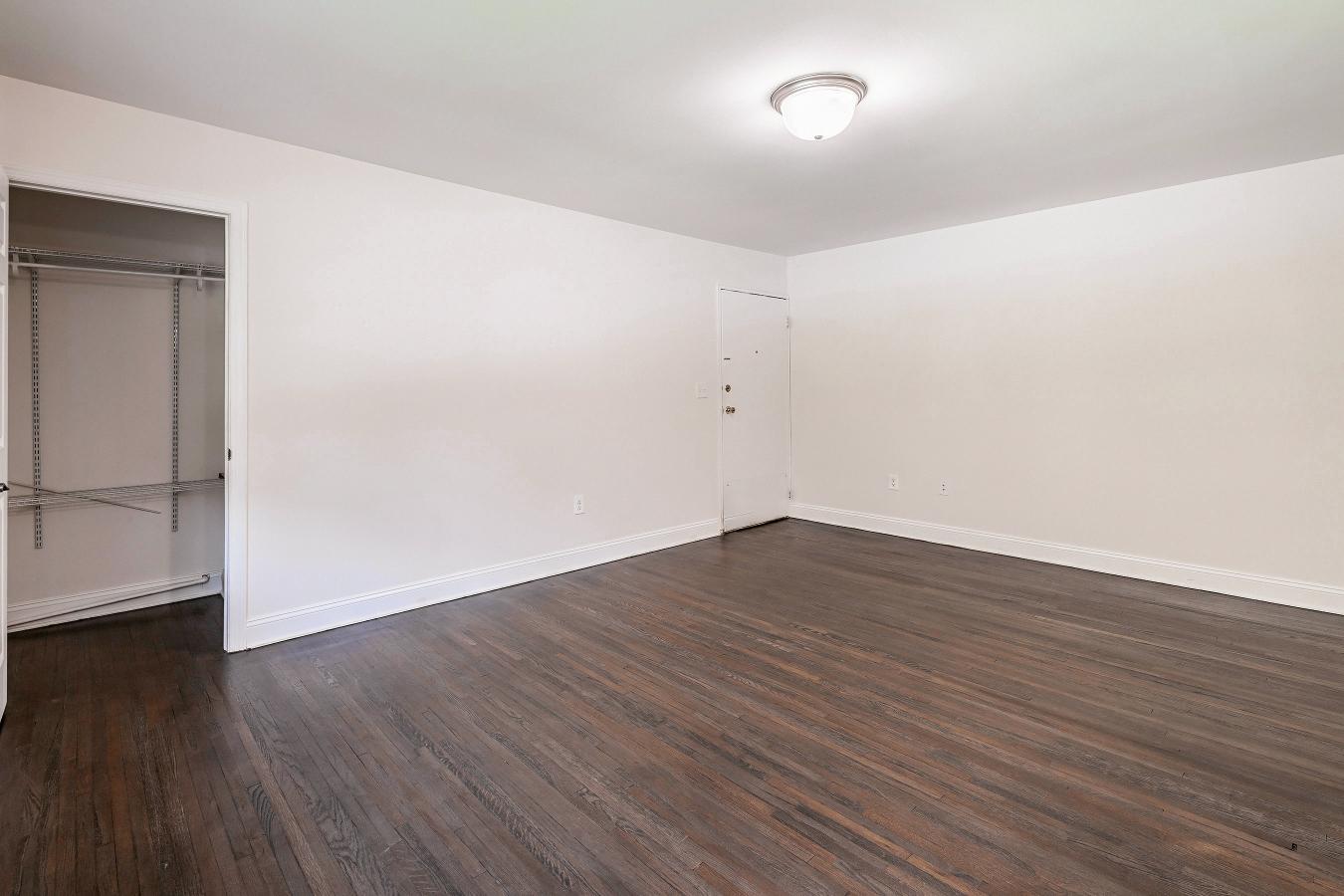 Newtonian Gardens Apartments Image 6
