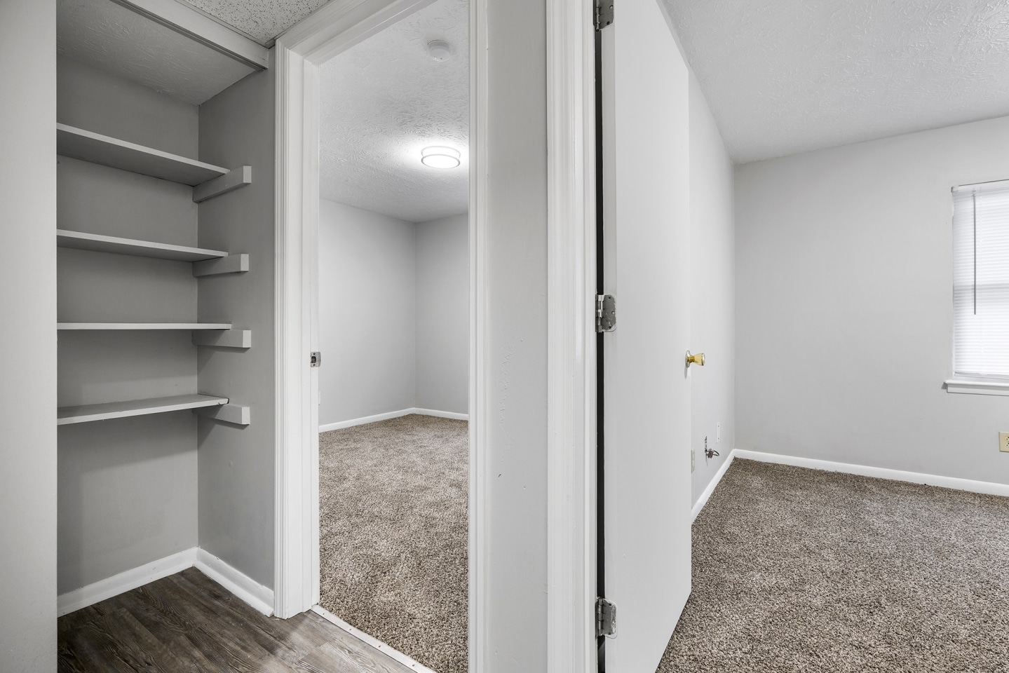 Riverview Apartments Image 8