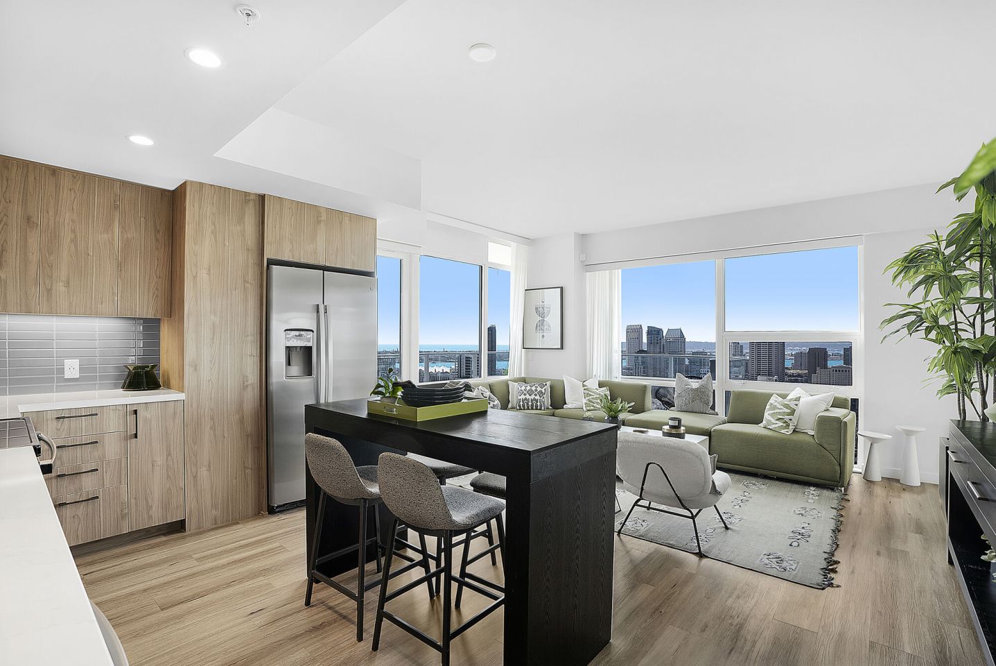 Broadway Towers Image 32