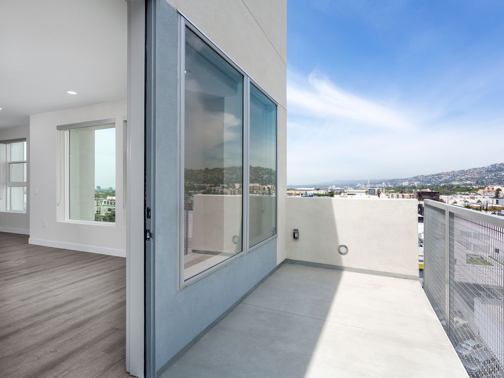 AVA Hollywood at La Pietra Place Image 15