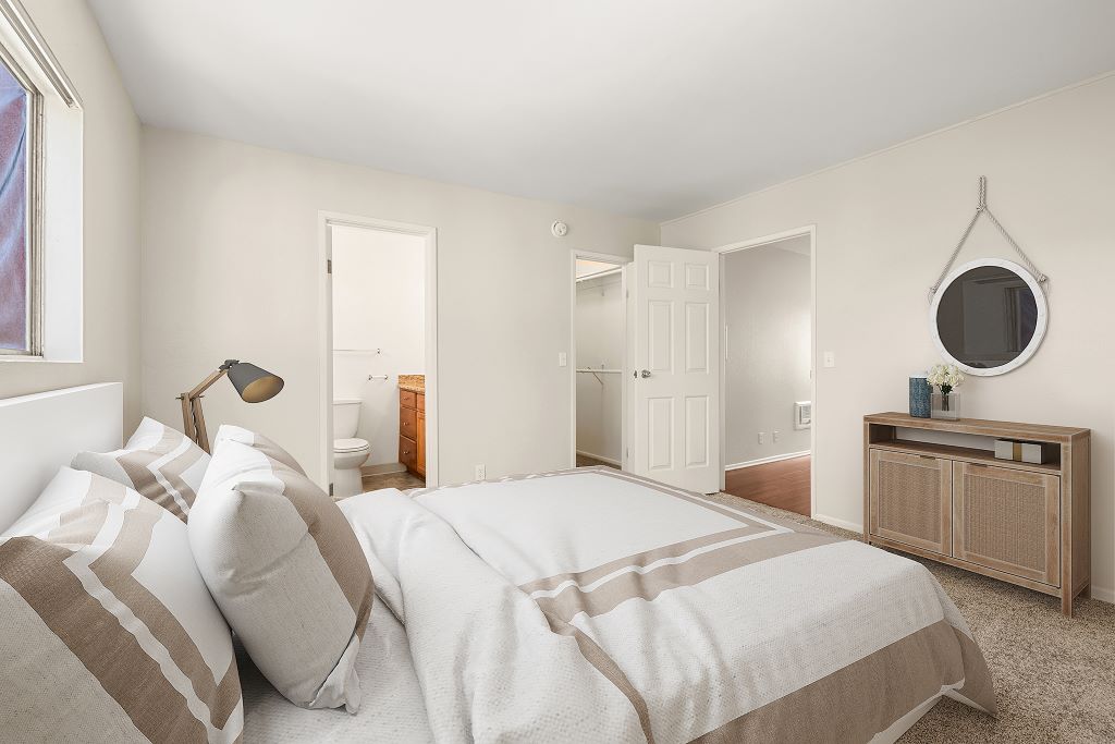Topanga Canyon Apartments Image 7