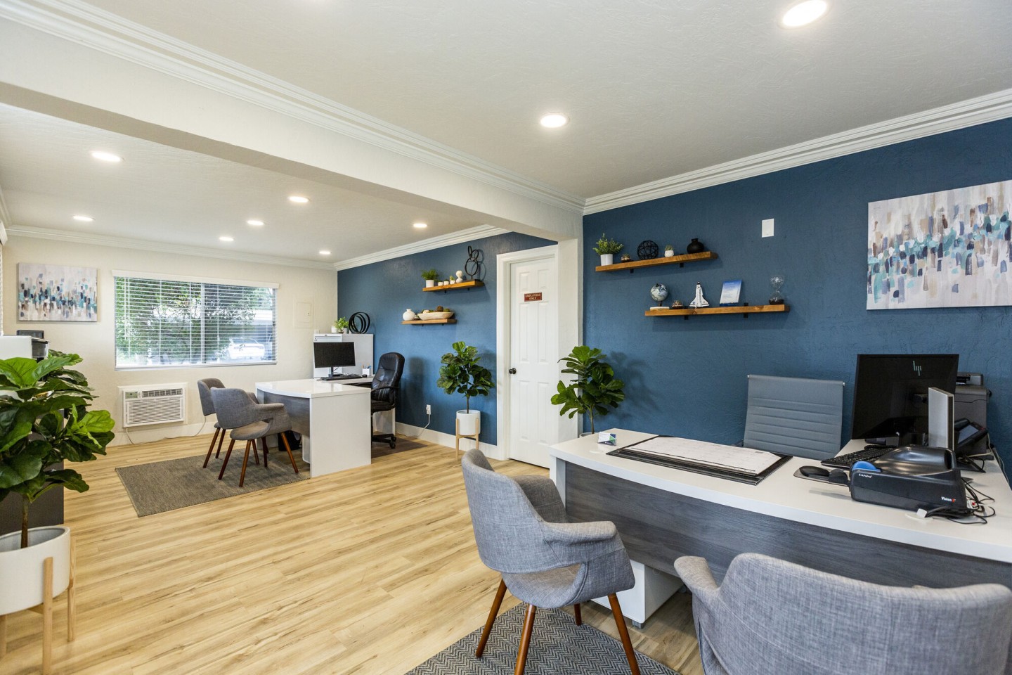 Meadowbrook Apartments Image 9