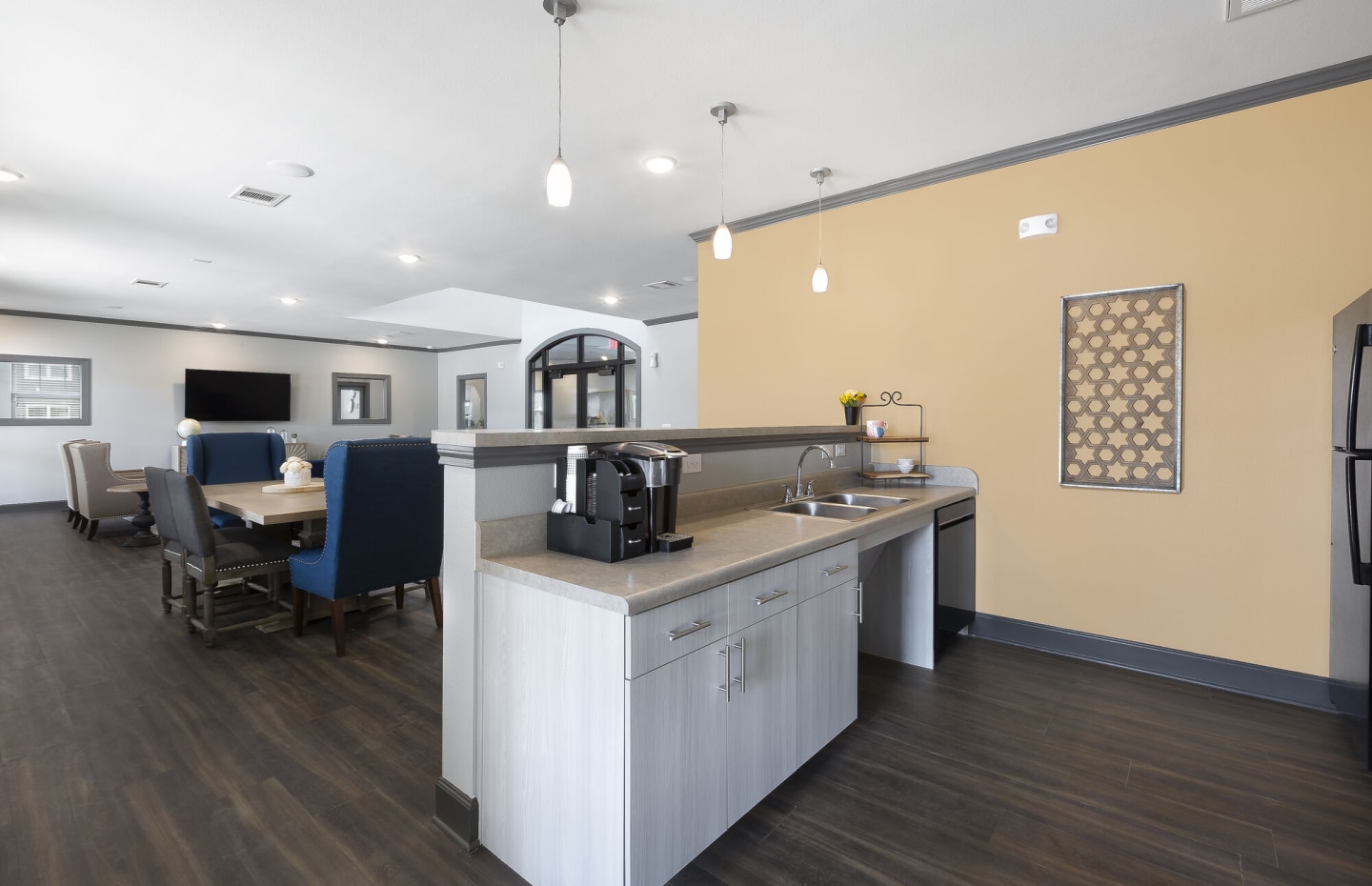 Pointe at Crestmont Apartments - Affordable Housing Image 18