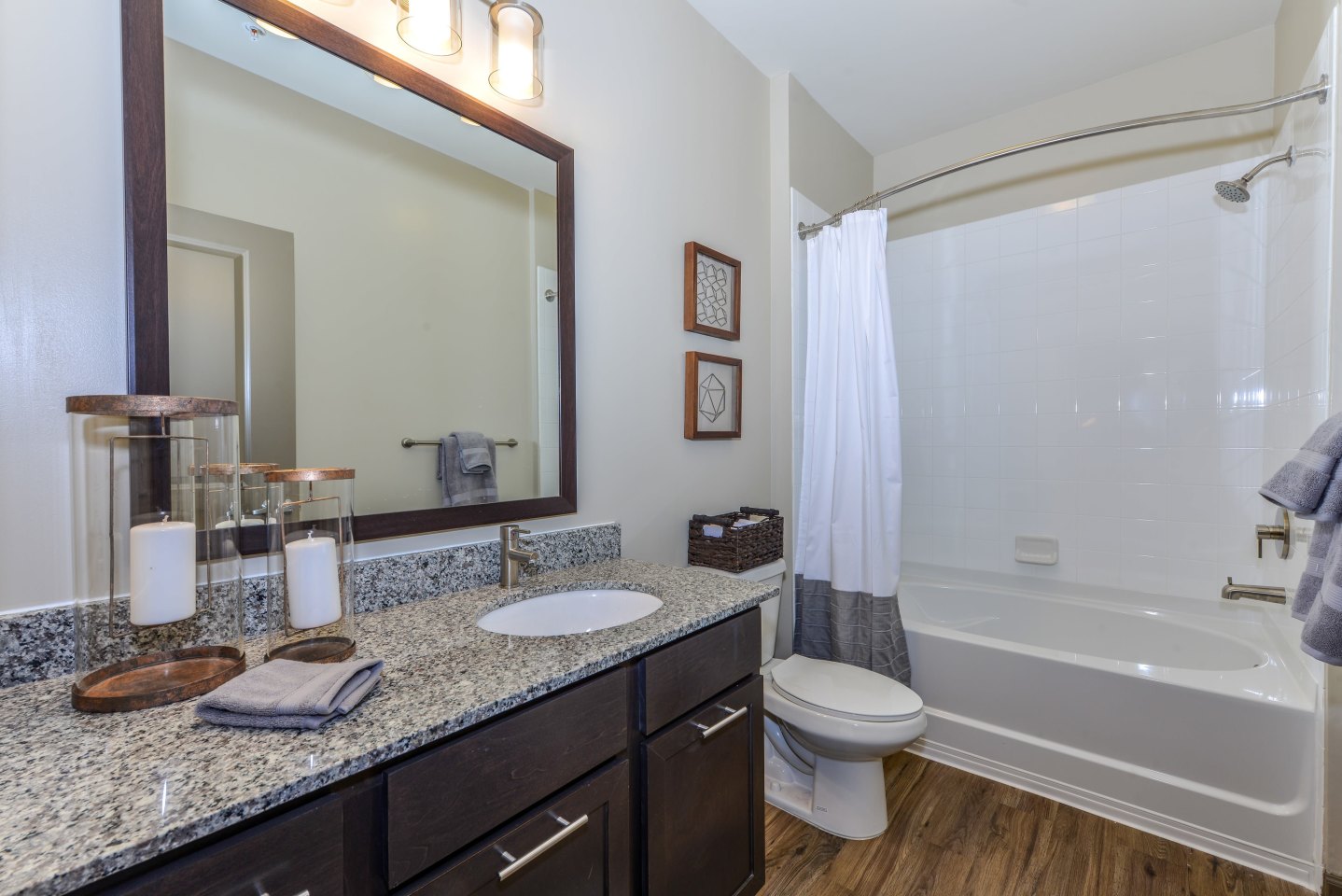 1760 Apartment Homes Image 19