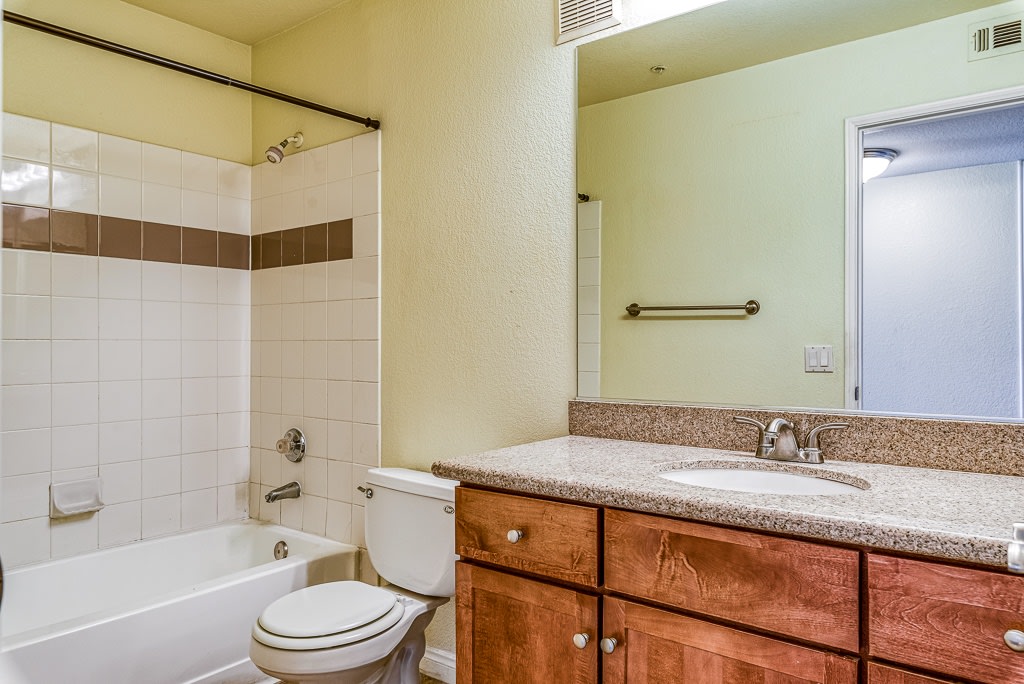 BORGATA CONDOMINIUMS Image 17