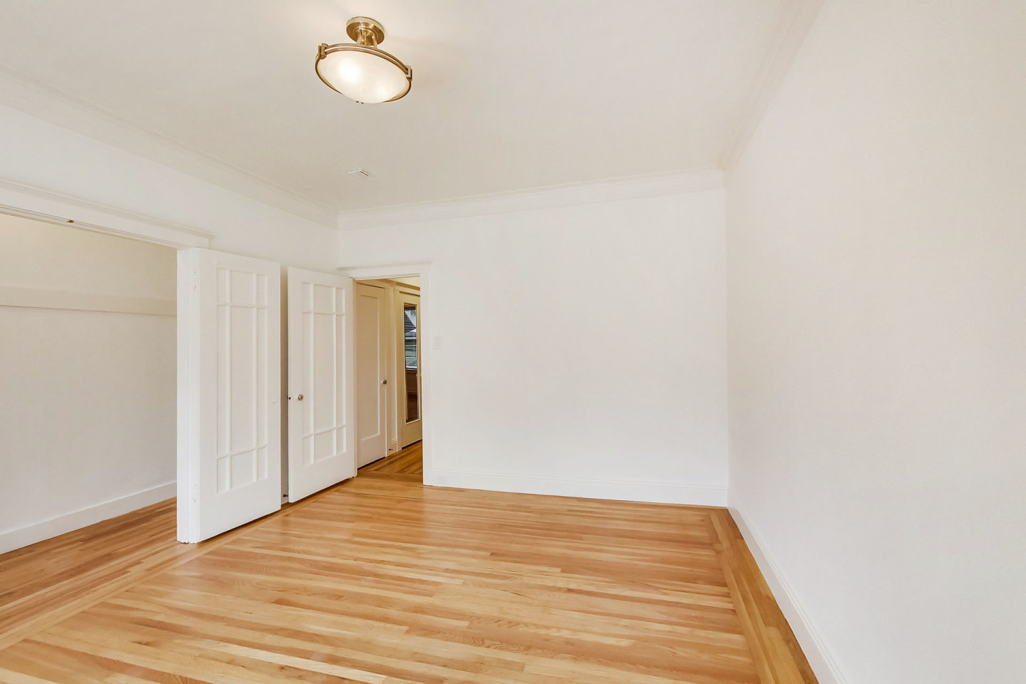 1610 LOMBARD Street Image 27