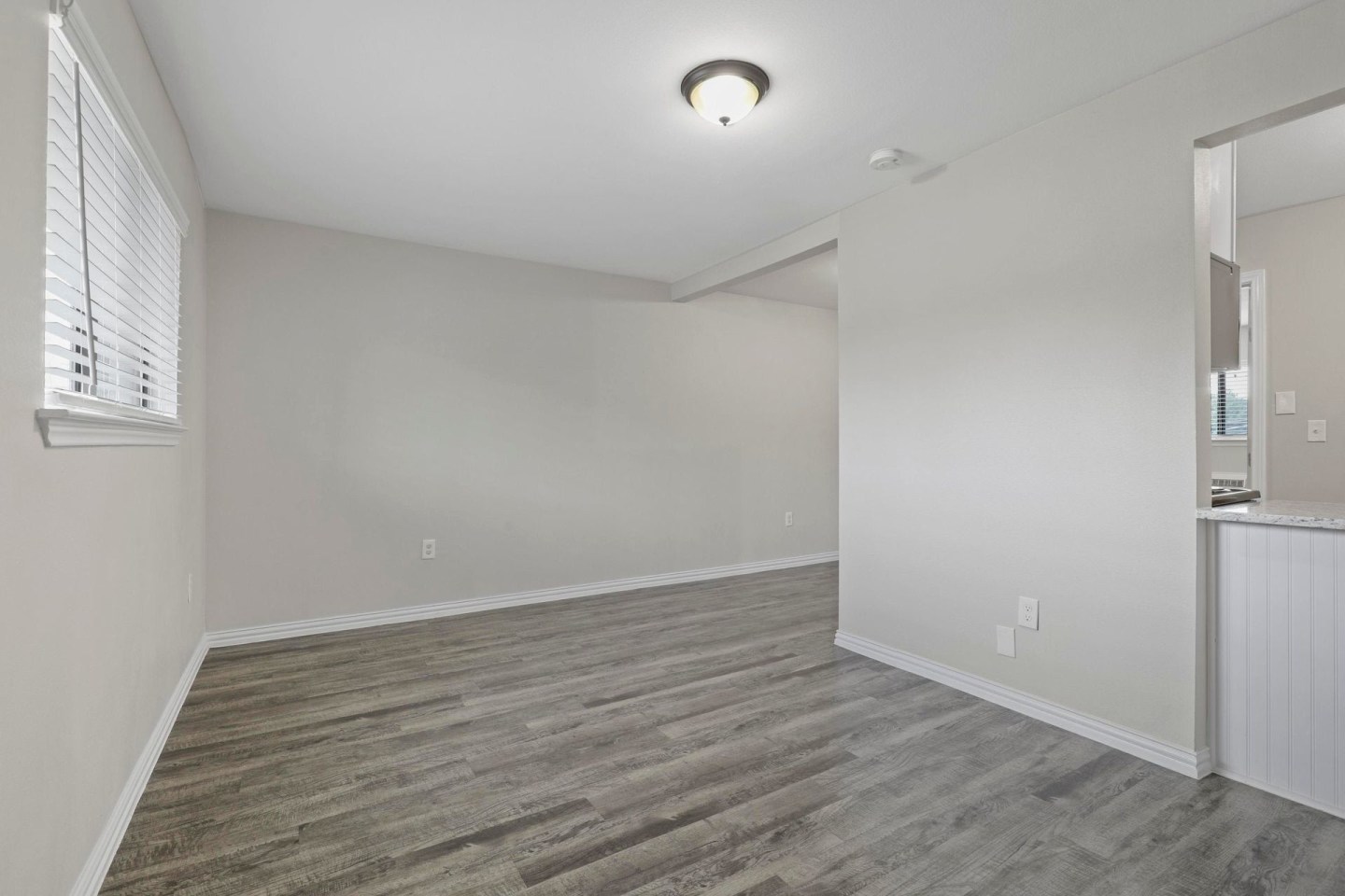 Oak Street Flats Image 13