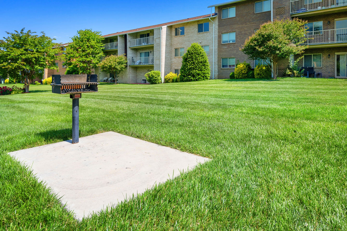 Gainsborough Court, Churchill Mews, and Copperfield Square Apartments & Townhomes Image 65