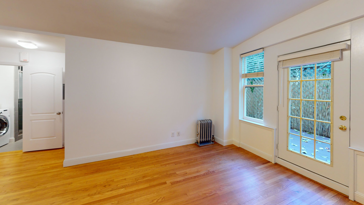 645 Stockton Image 9
