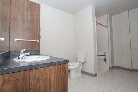Landmark 301-Senior Living Image 8