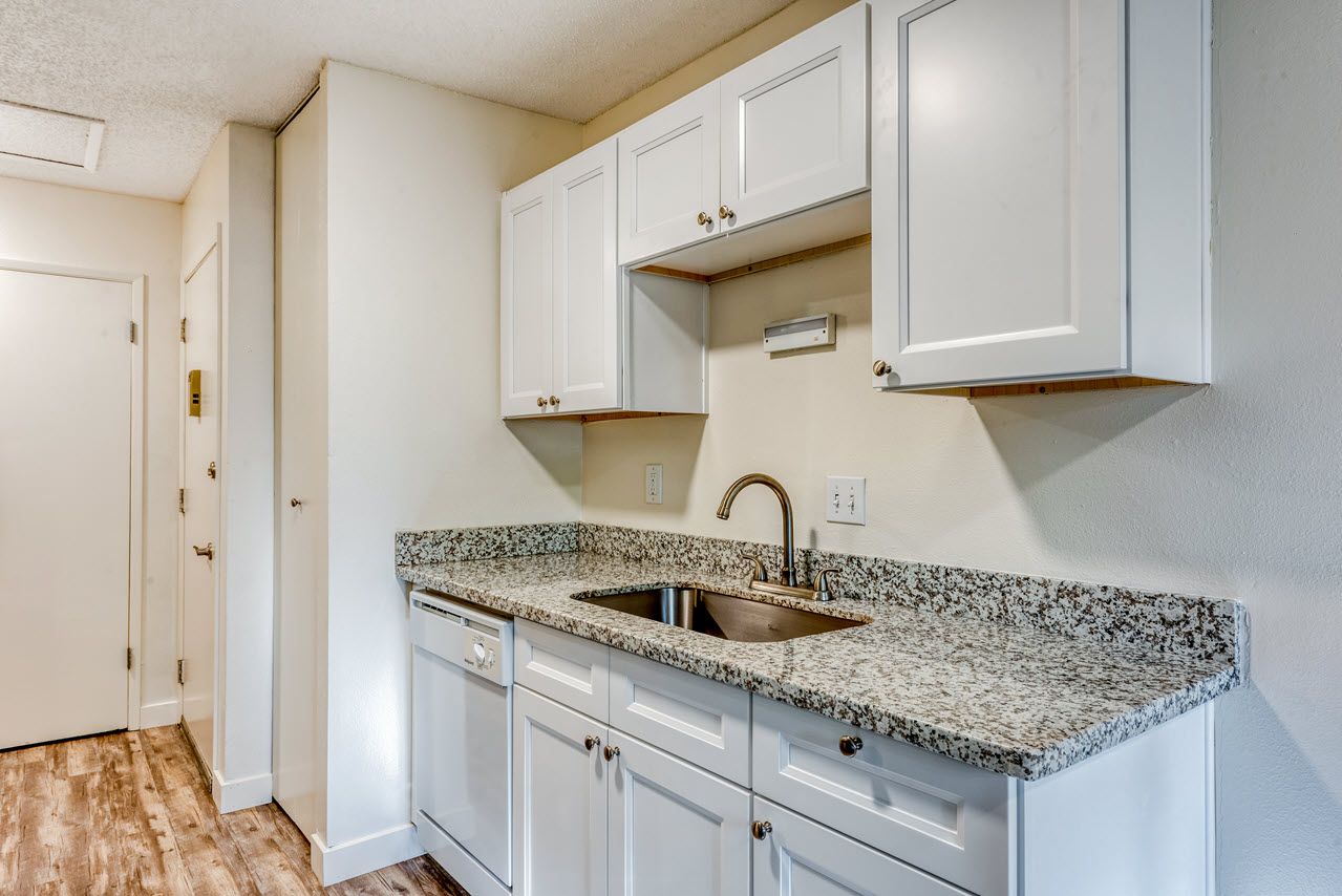 Michael Manor Apartments Image 3