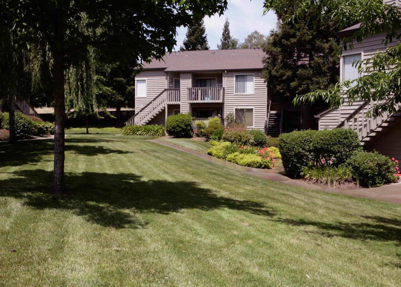Brookside Apartment Homes Image 12