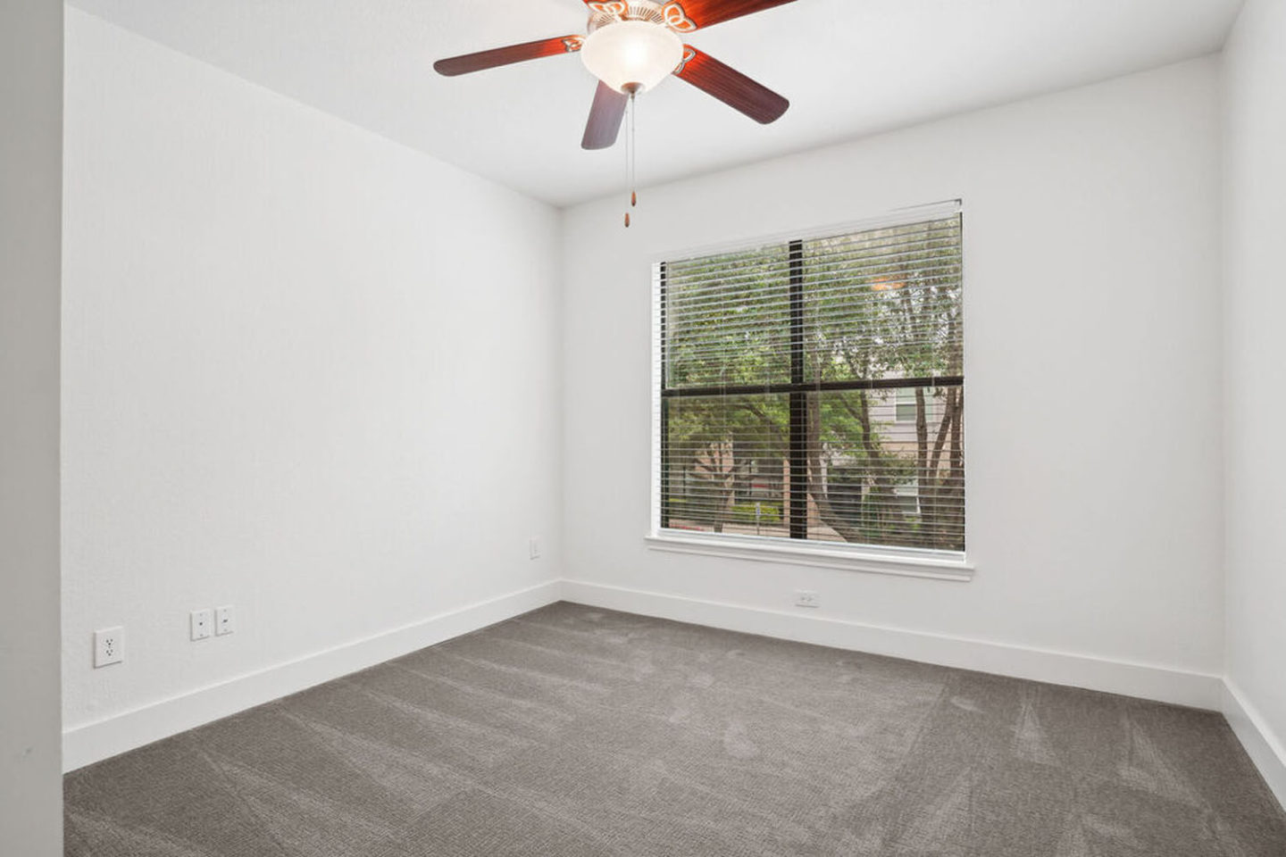 The Encore Apartments Image 26