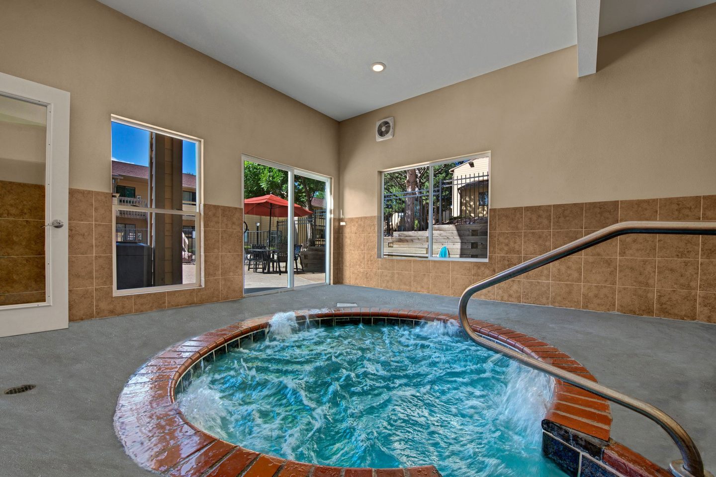 Grand View Apartment Homes Image 12