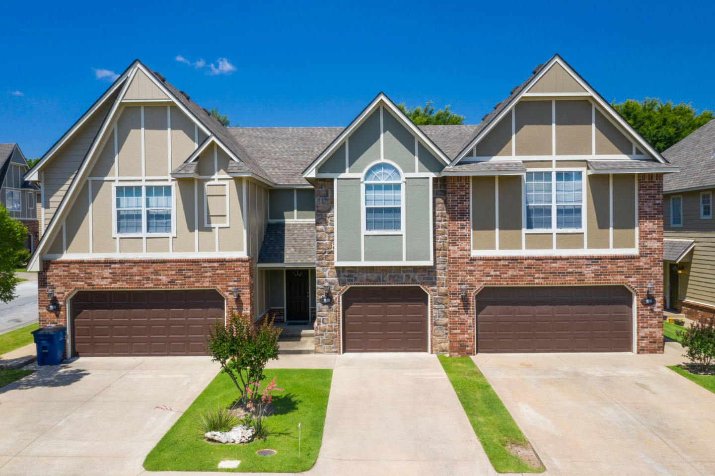 Sydney Court Townhomes Image 4