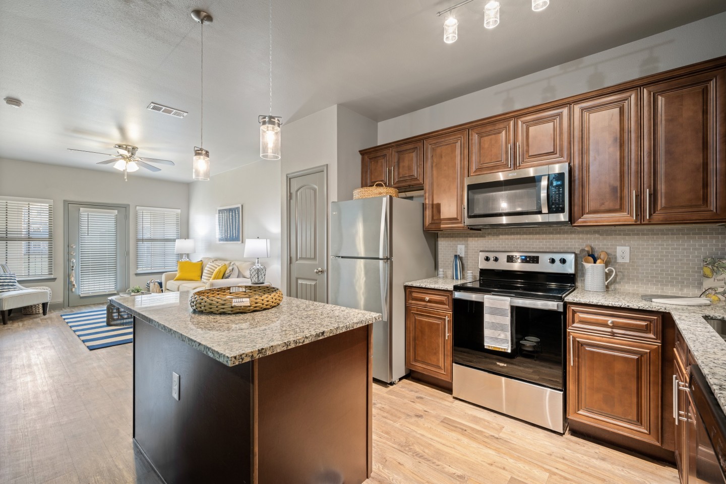 Lake Villas Apartments Image 2