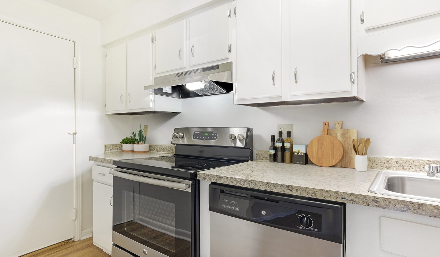 Wexford Village Apartment Homes Image 2