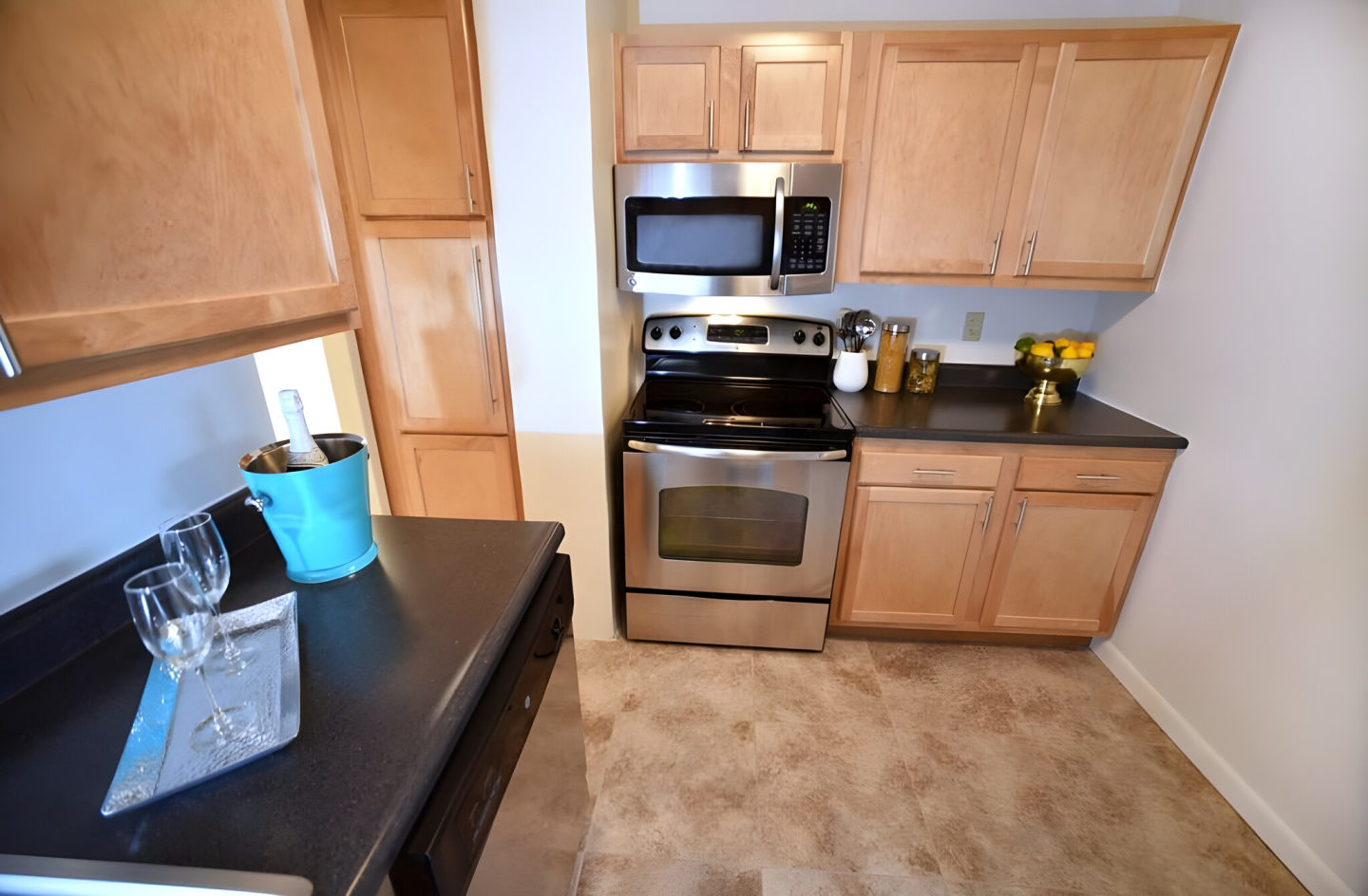 1600 East Avenue Apartments Image 11