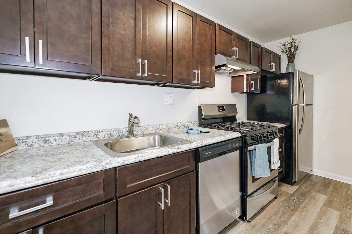 Peninsula Grove Apartments at Town Center Image 9
