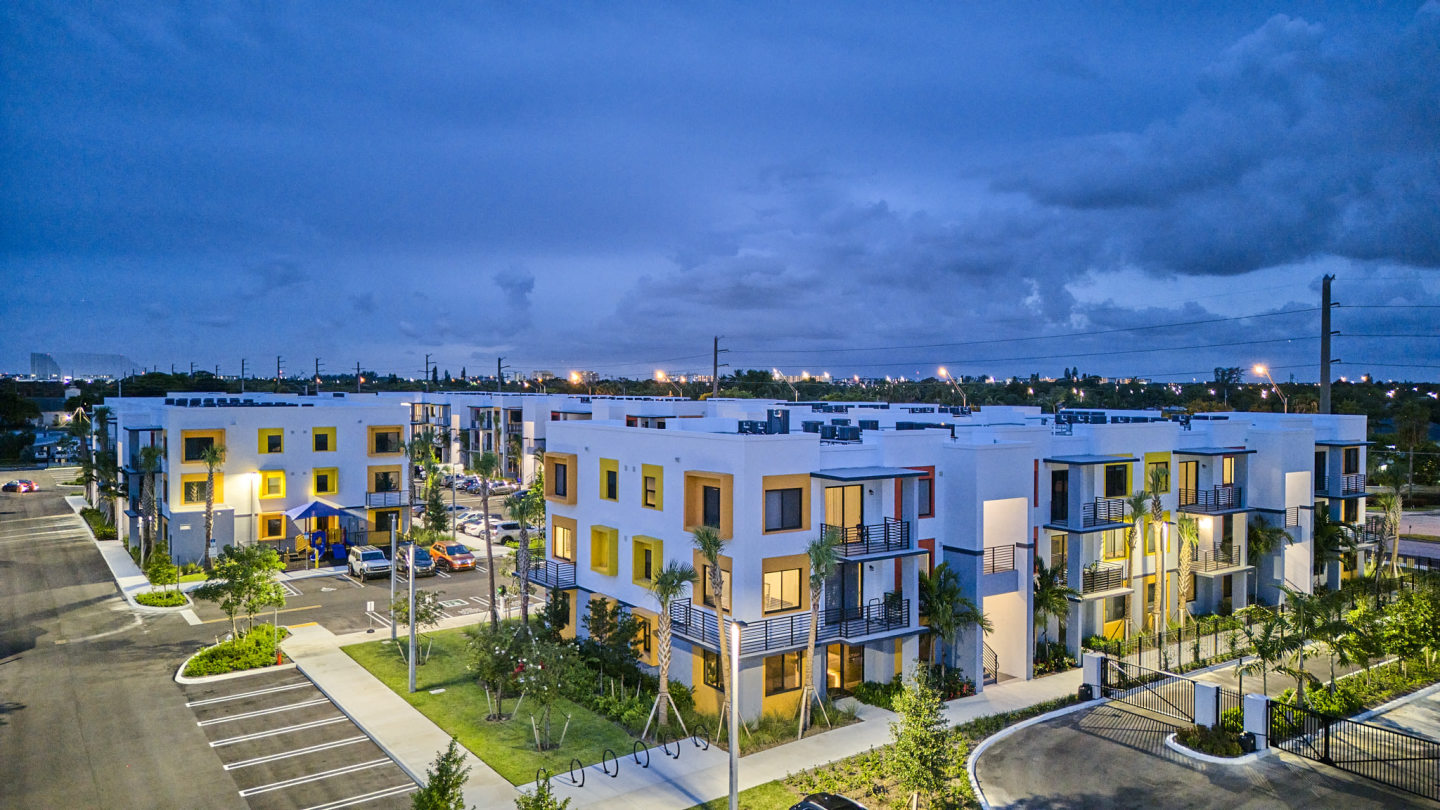 Gateway Luxury Apartments Image 36