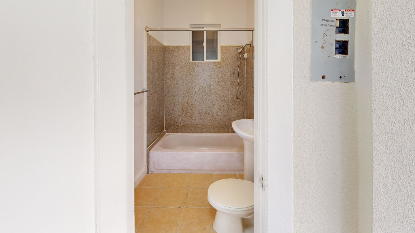 665 Eddy St Image 12