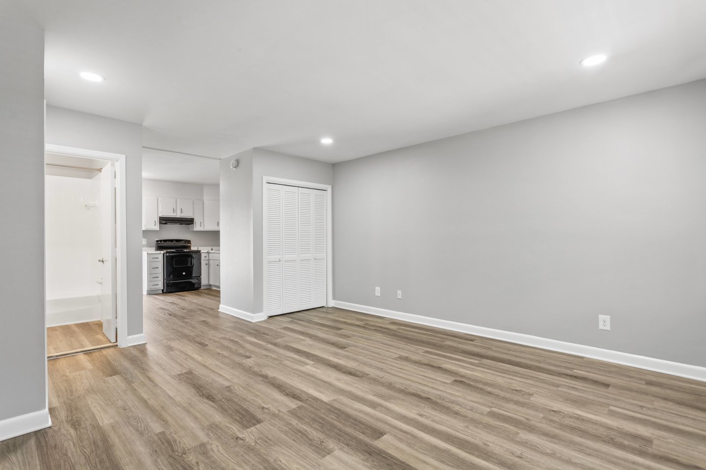 Meadowview Apartments and Townhomes Image 21