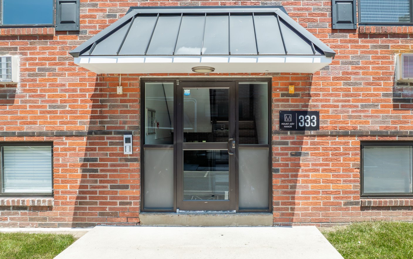 Mount Airy Manor Image 3