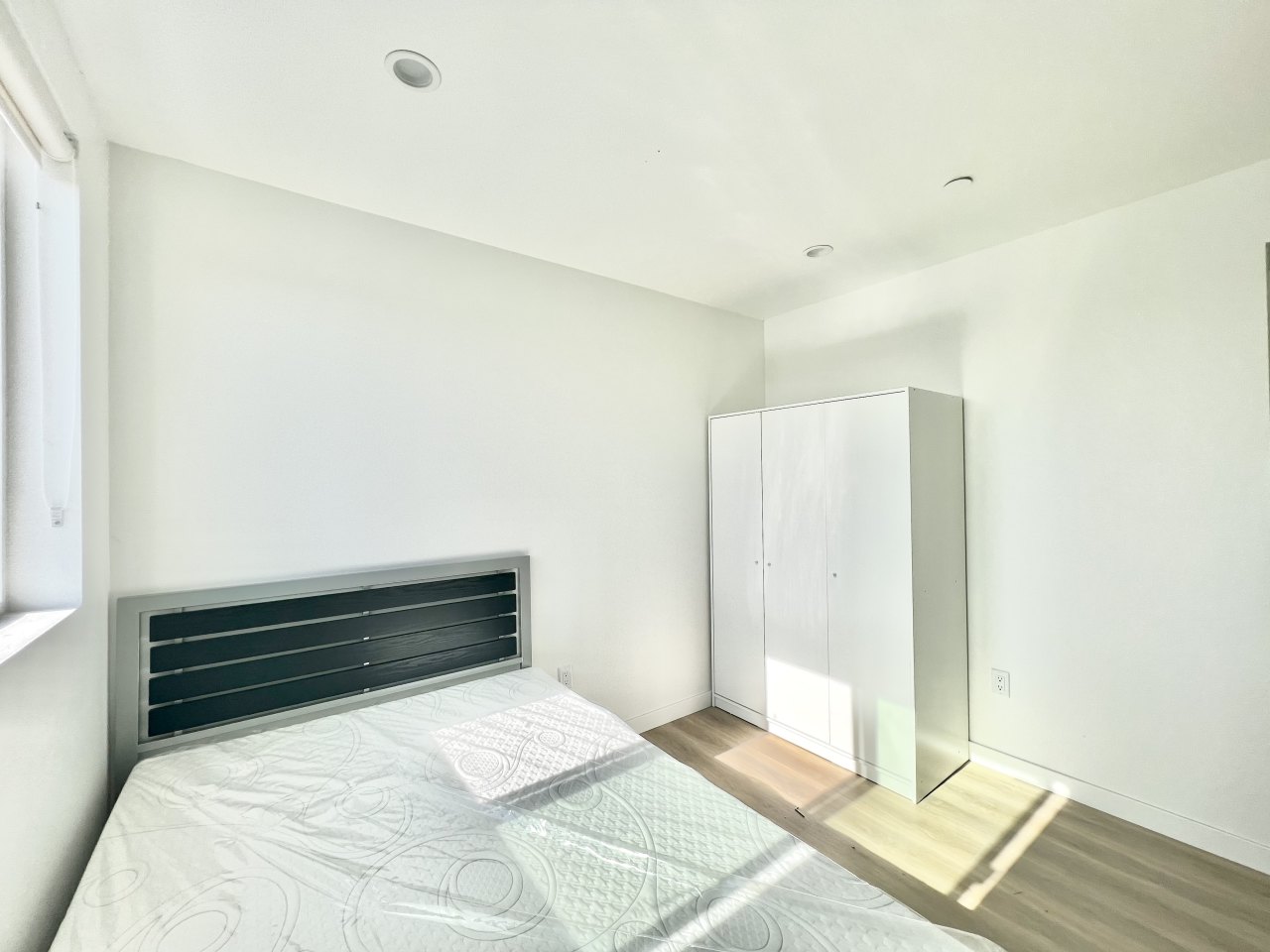 1654 W 35th Street - Co-Living Housing Image 51