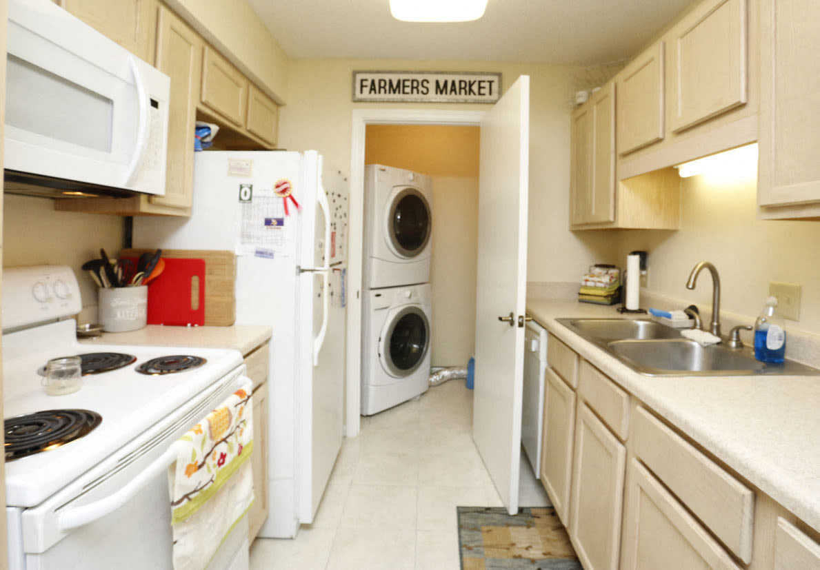 Briarwood Condominiums Image 7