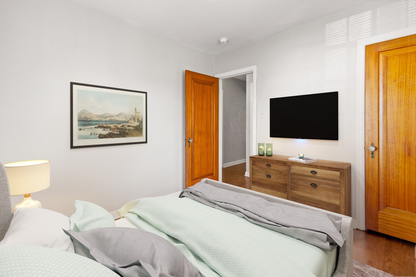 1400 Clermont Image 6