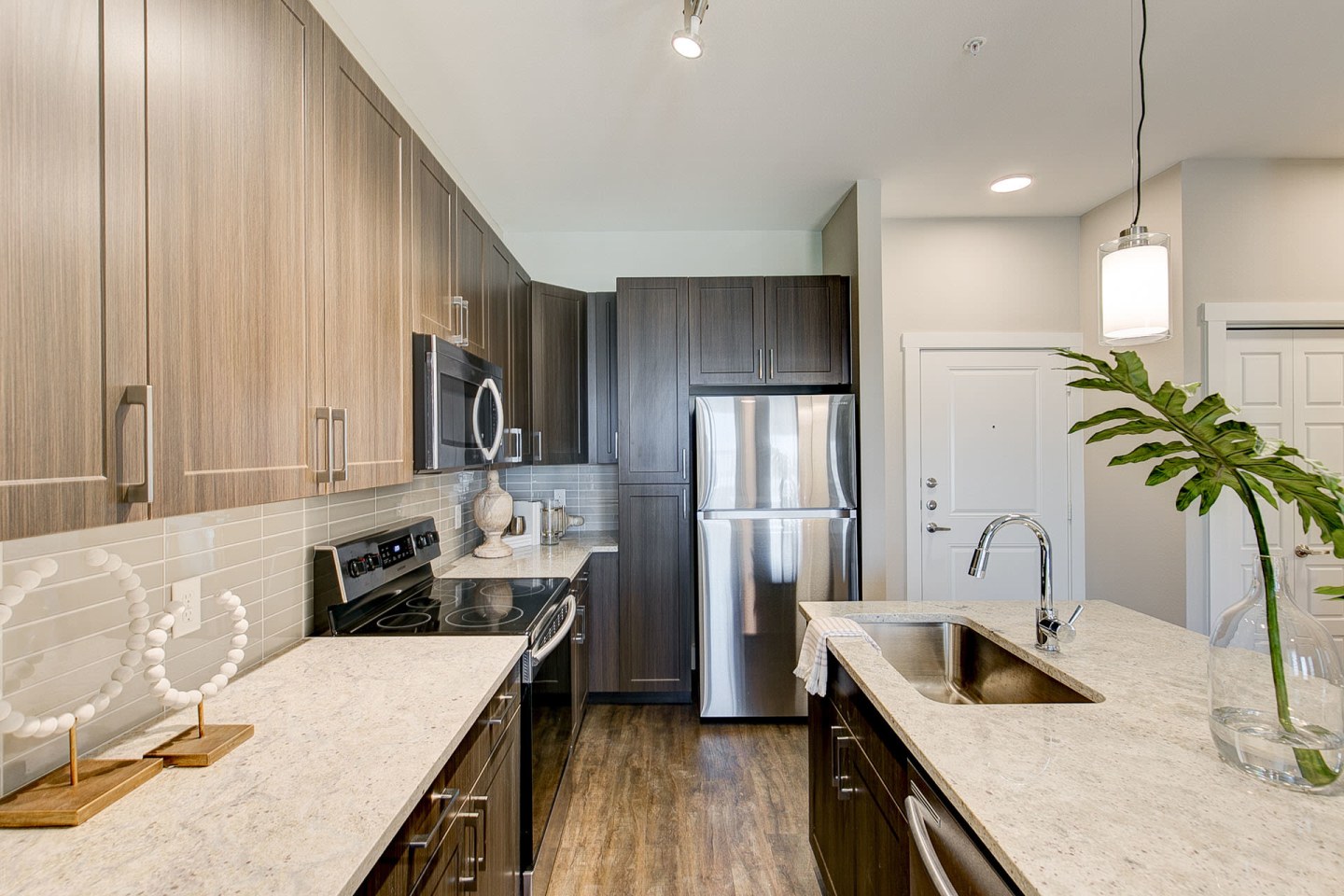 35 West at Champions Circle Apartments Image 4