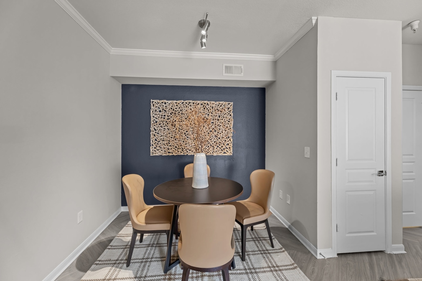 Aspect Image 6
