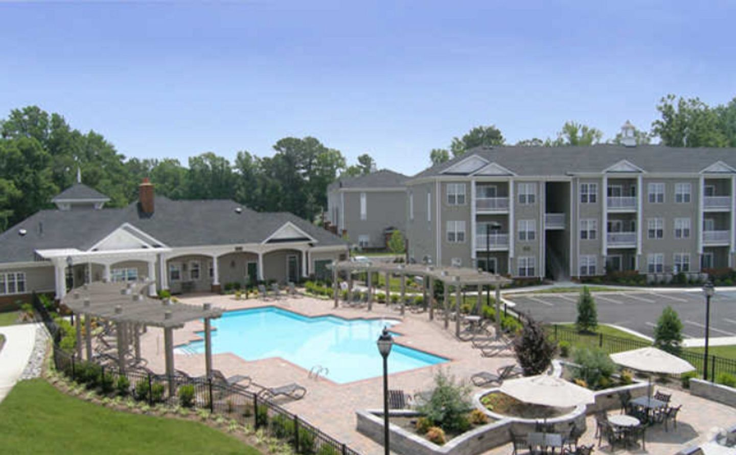 Eagle Harbor Apartments Image 4
