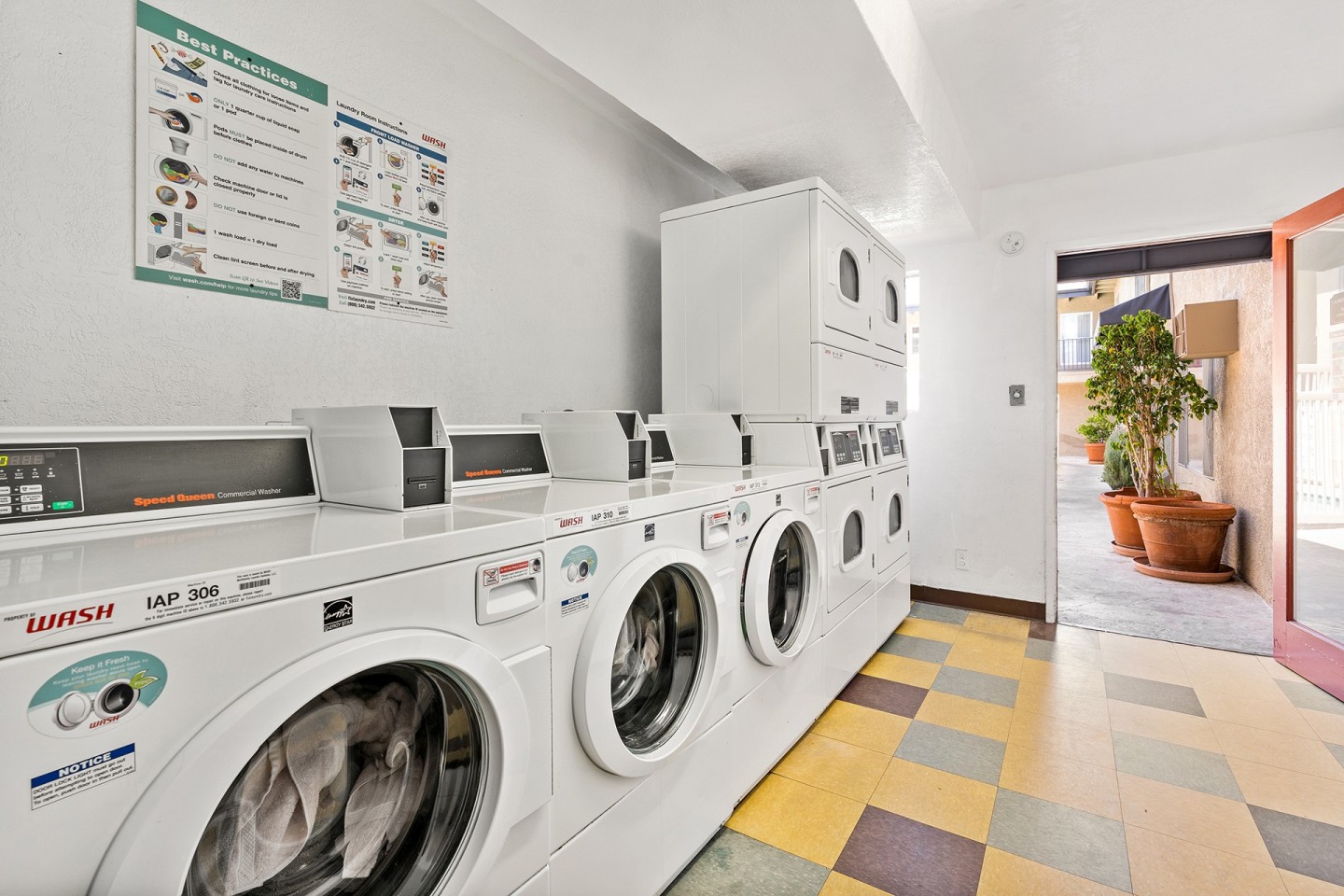 Parthenia Terrace Apartments Image 35